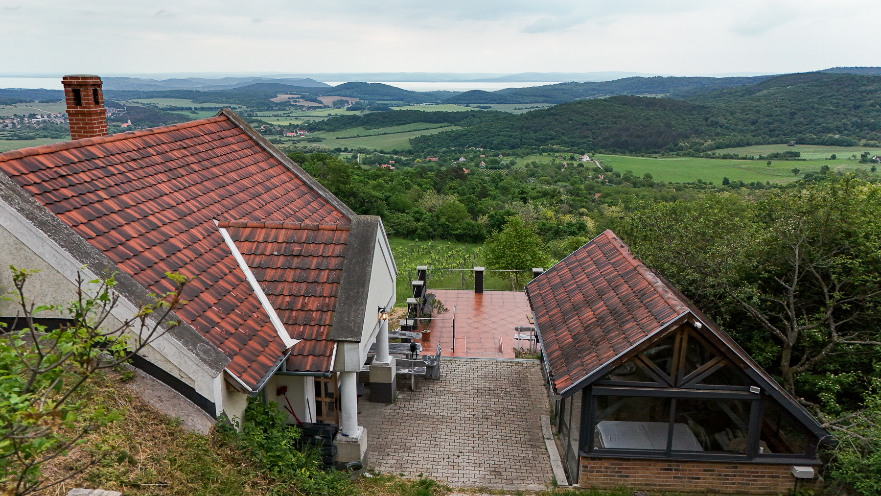 eladó balatoni panorámás présház pcéselyen