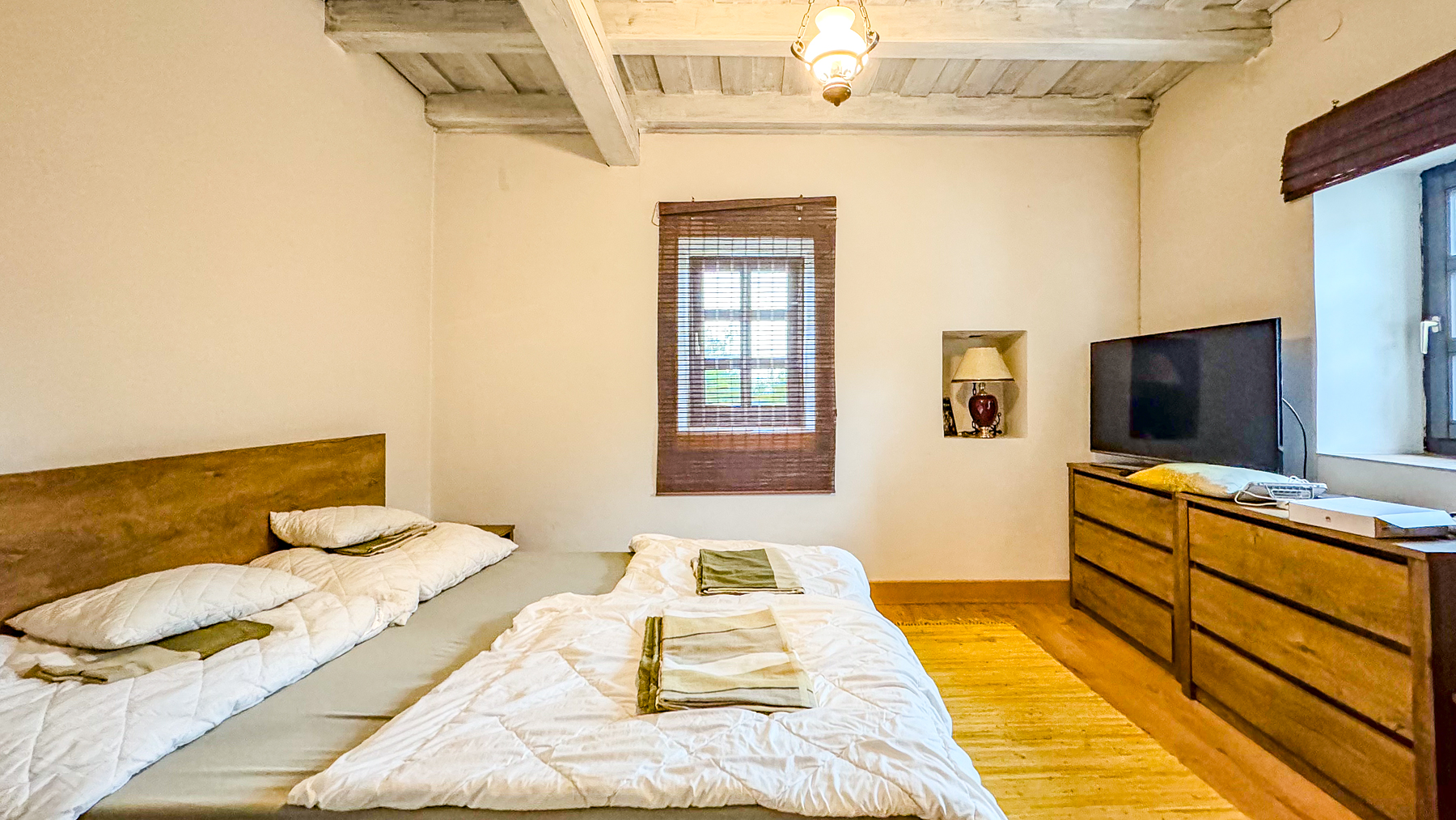 eladó balatoni panorámás présház pcéselyen